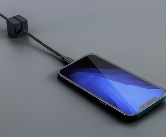 STAY CABLE - (USB C to Lightning) Black