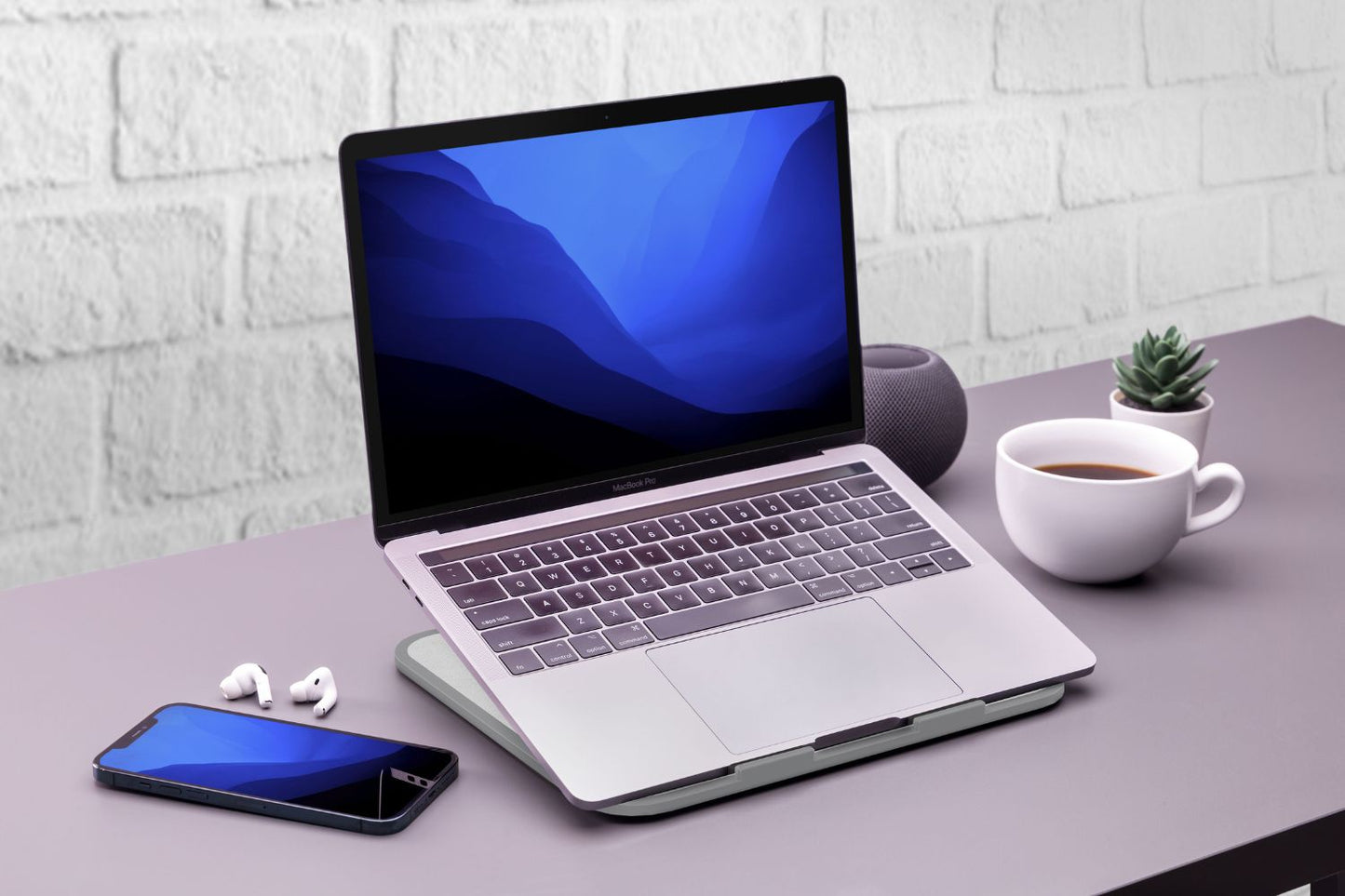 MACKBOOK LAPTOP STAND