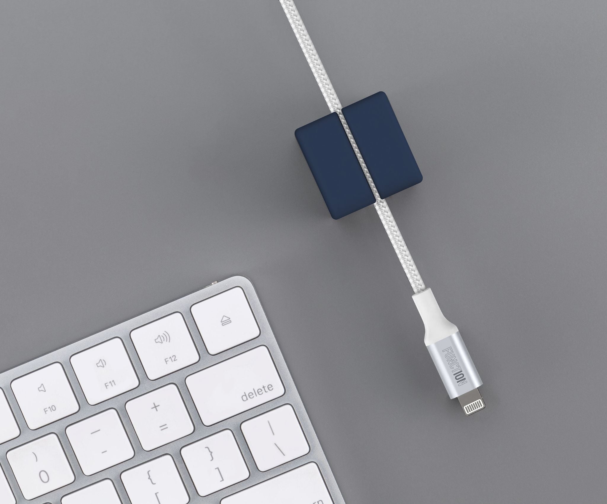 STAY CABLE - (USB C to Lightning) White